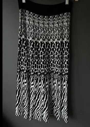 kim rogers Stylish Black & White Animal Print Maxi Skirt size Medium