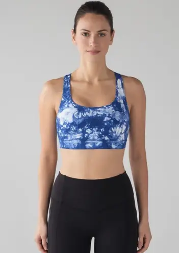 Lululemon  Energy Bra Shibori
Shibori Varsity Blue White