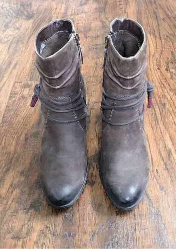 Tamaris • Lizudi ankle boots brown leather booties heeled fleece lined tassel Size 7.5