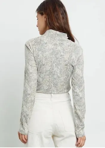 Rails Ray Turtleneck Top in Grey Silver Snakeskin Small Fall Neutral Long Sleeve