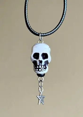 Handmade skull & star goth grunge punk funky unisex necklace 🖤