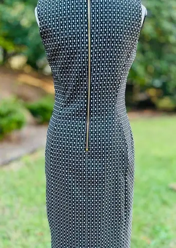 Calvin Klein Black White Geometric Sleeveless Knee length Dress With Gold Zipper