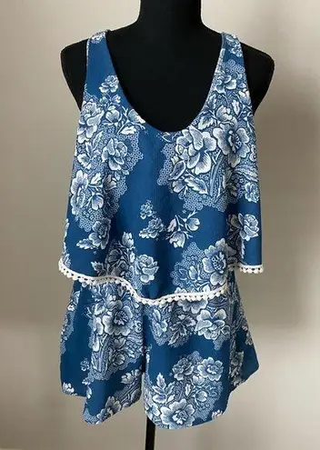 Moon Kiss  Blue/White Floral Romper Size Small Like New