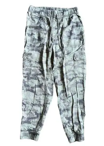 American Eagle Women’s  Camo Cargo Joggers Size Small