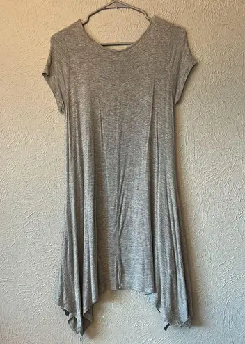 Acting Pro Grey Short Sleeve V neck tunic Top