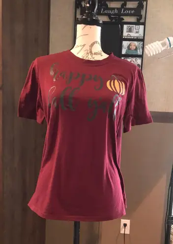 Women’s maroon graphic size medium fall T