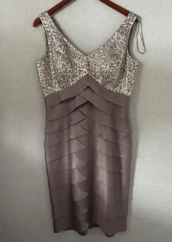 Alex Evenings 2-Piece Tiered Sheath Dress & Metallic Jacquard Jacket Set Size 10 Elegant Vintage