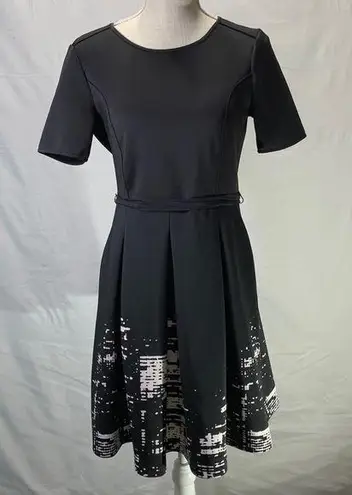 Elie Tahari New York Skyline Black with White Dress Size 6