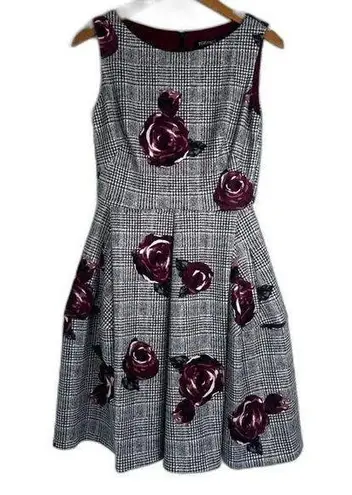 Roz & Ali Sleeveless Black Floral Rose Print Fit & Flare Skater Dress Size 2