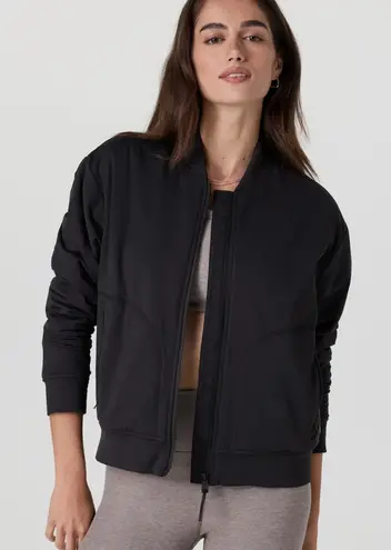 Vuori Halo Basin Bomber women’s Medium $198 Still on Site