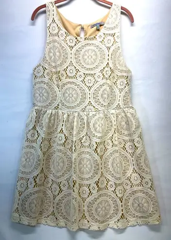 Bailey blue Cream Sleeveless Laser Cut Lace Overlay Fully Lined Dress XL Cream