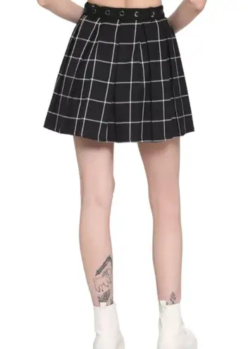 Hot Topic  Black & White Plaid Pleated Skirt With Grommet Belt New with Tag Sz M