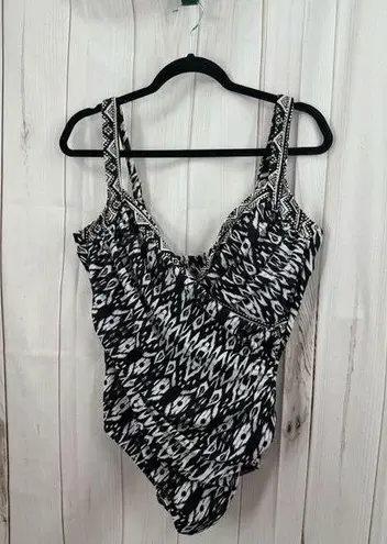 MiracleSuit Women’s 14 Black White Patterned One Piece Swim