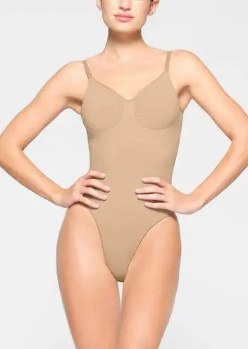 SKIMS Low Back Sculpting Thong Bodysuit S