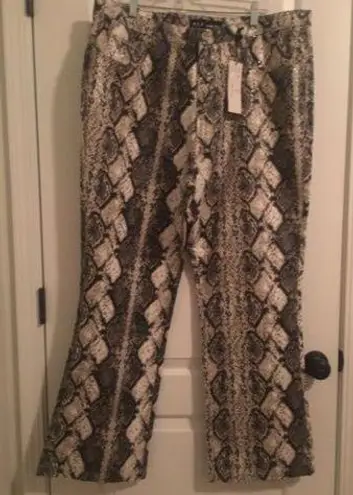 R.V.T. Jeans Co. Women's Pants Snake Skin Pattern Bottoms MultiColor Size 24