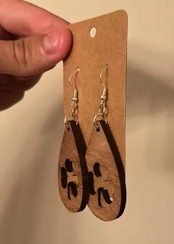 Handmade NWT Wooden Engraved and Carved Three Leaf Clover Dangle Earrings
