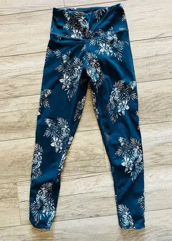 Vuori Women's Seascape Water Legging XS Blue Yoga Running Athletic Leggings