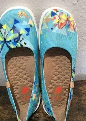 NWOT No box Uin Womens Butterflies Size 5 Slip on Shoes blue