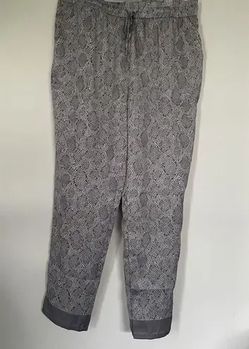 J. McLaughlin NWT  100% Silk Tia Pant Size XL H Grey Desert Scale Border Women’s