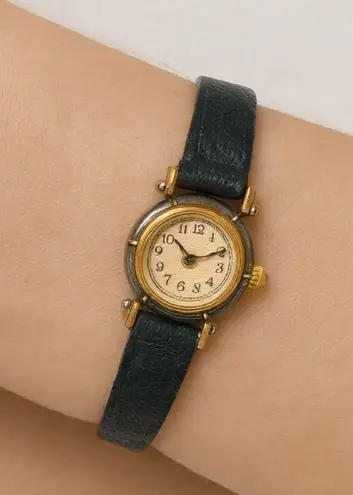 Jaz Paris Quartz Watch ā Water Resistant, Leather Strap, Vintage Style Gold