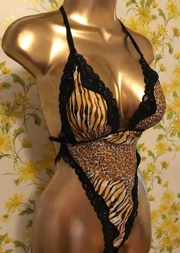 NWOT Fantasy lingerie teddy lingerie leopard tiger print size S