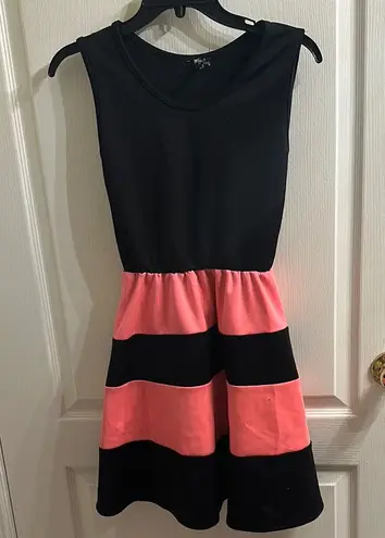 French Atmosphere Black & Pink Color Block Dress