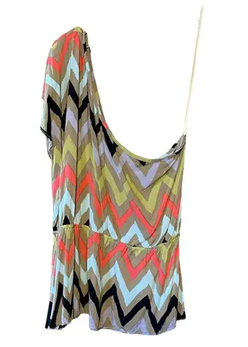 BCBGeneration  Woman's Off-Should Patterned Trendy Top Size Large - Image 1