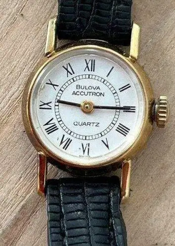 Bulova Accutron Rare Vintage Ladies Watch Gold Filled Case White Dial Leather