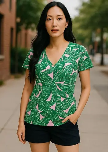 Lilly Pulitzer NWT  Etta V-neck Short Sleeve T-Shirt Conch Shell Pink XS