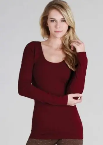 NIKIBIKI NEW Burgundy Red Scoop Neck Ultra Soft and Stretchy Long Sleeve Top