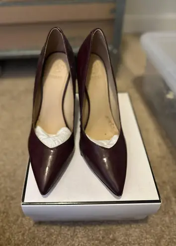 Guess Dark Purple Pumps Size: 7M