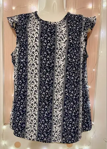 Elle Floral Print Navy and White Women's Top by size large