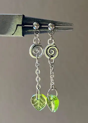Handmade fairy forest vintage retro aesthetic style swirl & Czech glass leaf dangle earrings🍃⭐️🌙