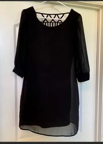 Heart soul - Black 1/4 sleeve lined dress with adorable detail on the back!🖤