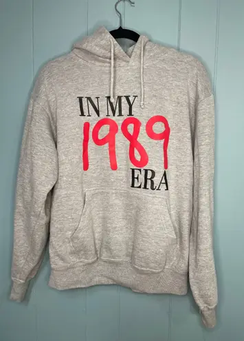 Gray "In My 1989 Era" Graphic Hoodie Sweatshirt Size S