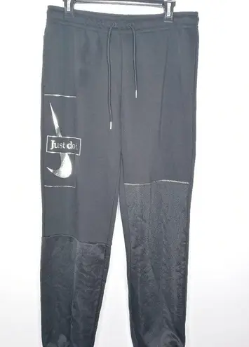 Nike  black joggers size medium