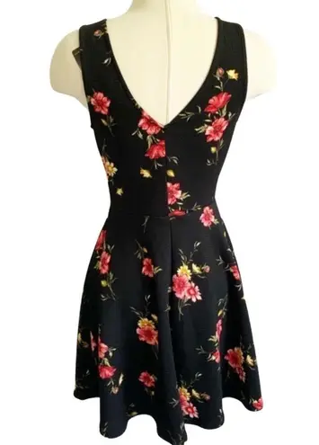 Soprano  black floral skater dress size XS