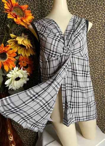 Doe & Rae ✅3/$30✅ NWT  Black Plaid Sleeveless Tank Top Blouse | LARGE