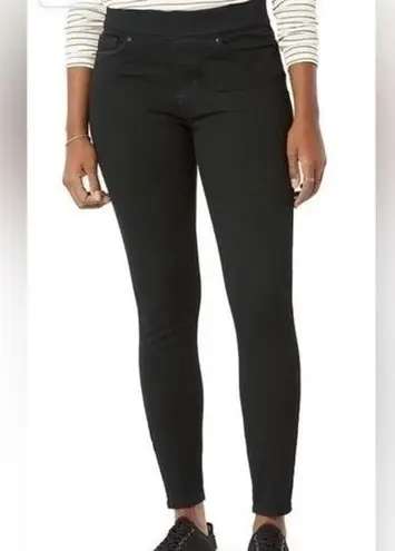 NWT Levi signature Totally Shaping Pull