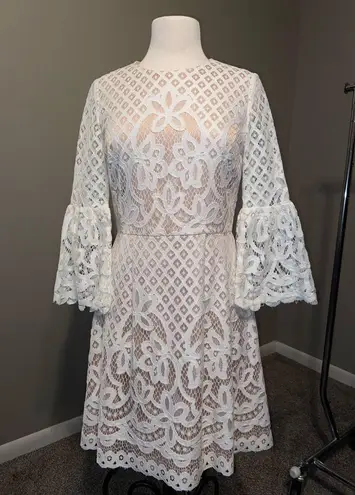 Eliza J Cream White Bell Sleeve A-line Lace Lined Dress Size 6 Special Occasion