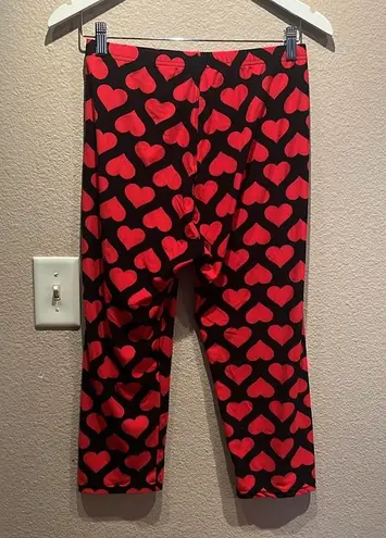 Women’s Heart cropped Leggings Black Red Valentine’s Day Size XL