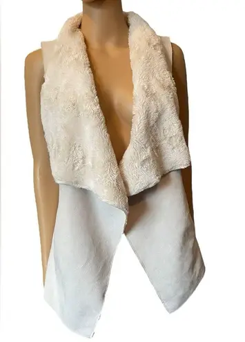 Andrew Marc Marc New York Andrew Mark Cream Faux Fur Neutral Open Face Soft Luxe Vest - Image 2
