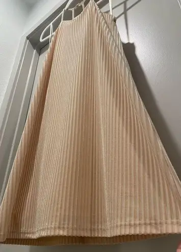 Very J Cream Beige Plisse Textured Trapeze Neck Sleeveless Dress - M