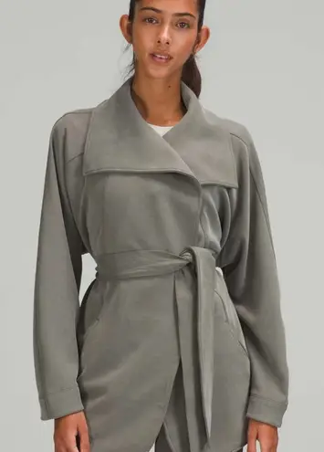 Lululemon  Softstreme Belted Wrap Gray XL/XXL - Image 1