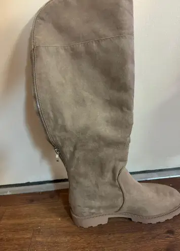 Shoedazzle High Knee Boots