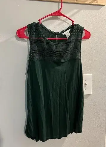 Women’s green shirt