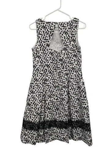 Danny & Nicole Dress Womens 6 Used Black Ivory Lined Sleeveless