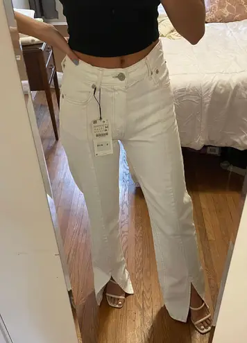 ZARA Straight Leg Jeans • Size 2