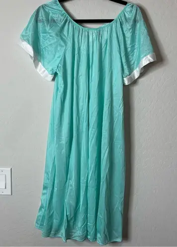 Sears Vintage Nightgown Carriage Court Nylon Embroidered One Size Fits Most Xs