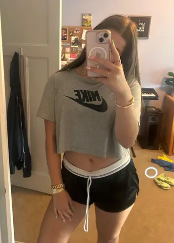 Nike  Cropped T-Shirt